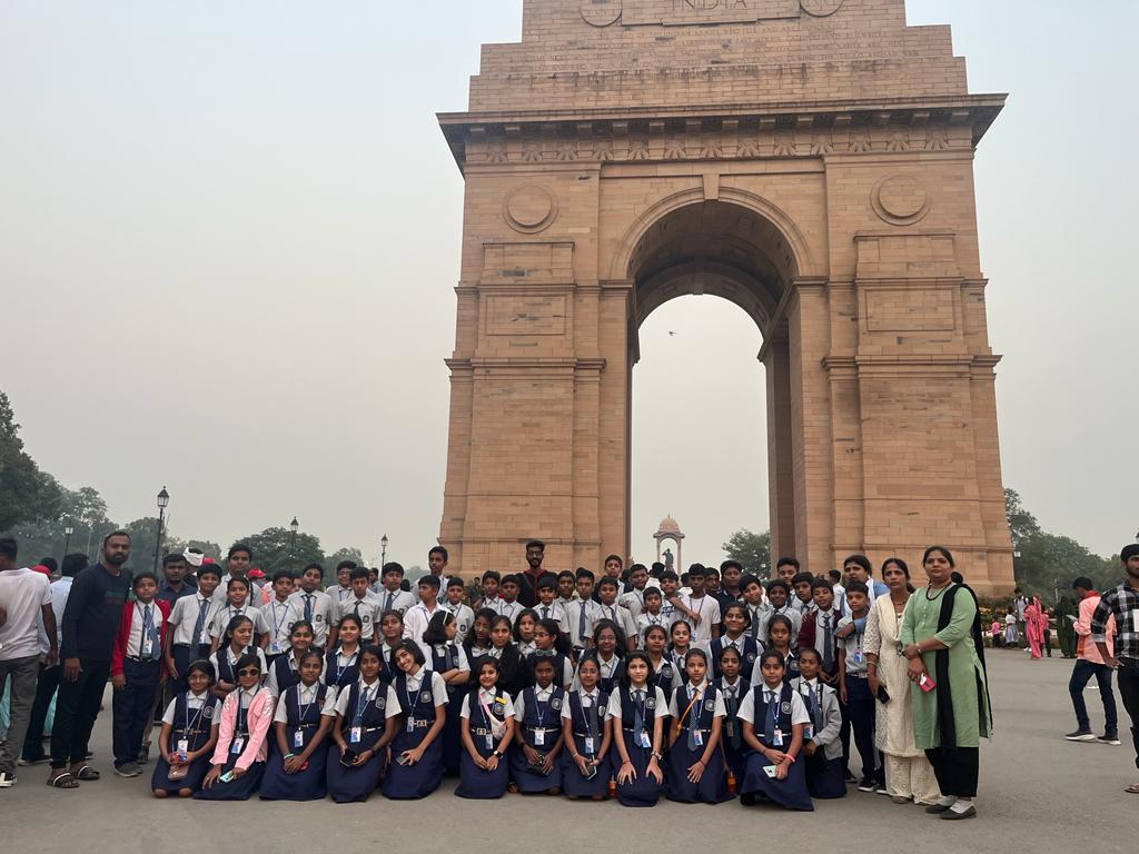 School students enjoying educational tour arranged by SRS Tours and Travels Bangalore