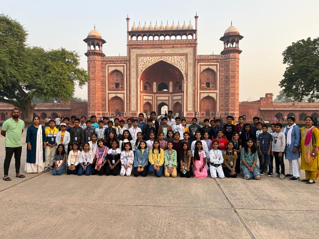 School students enjoying educational tour arranged by SRS Tours and Travels Bangalore