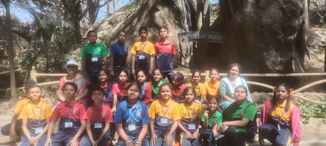 School students enjoying educational tour arranged by SRS Tours and Travels Bangalore